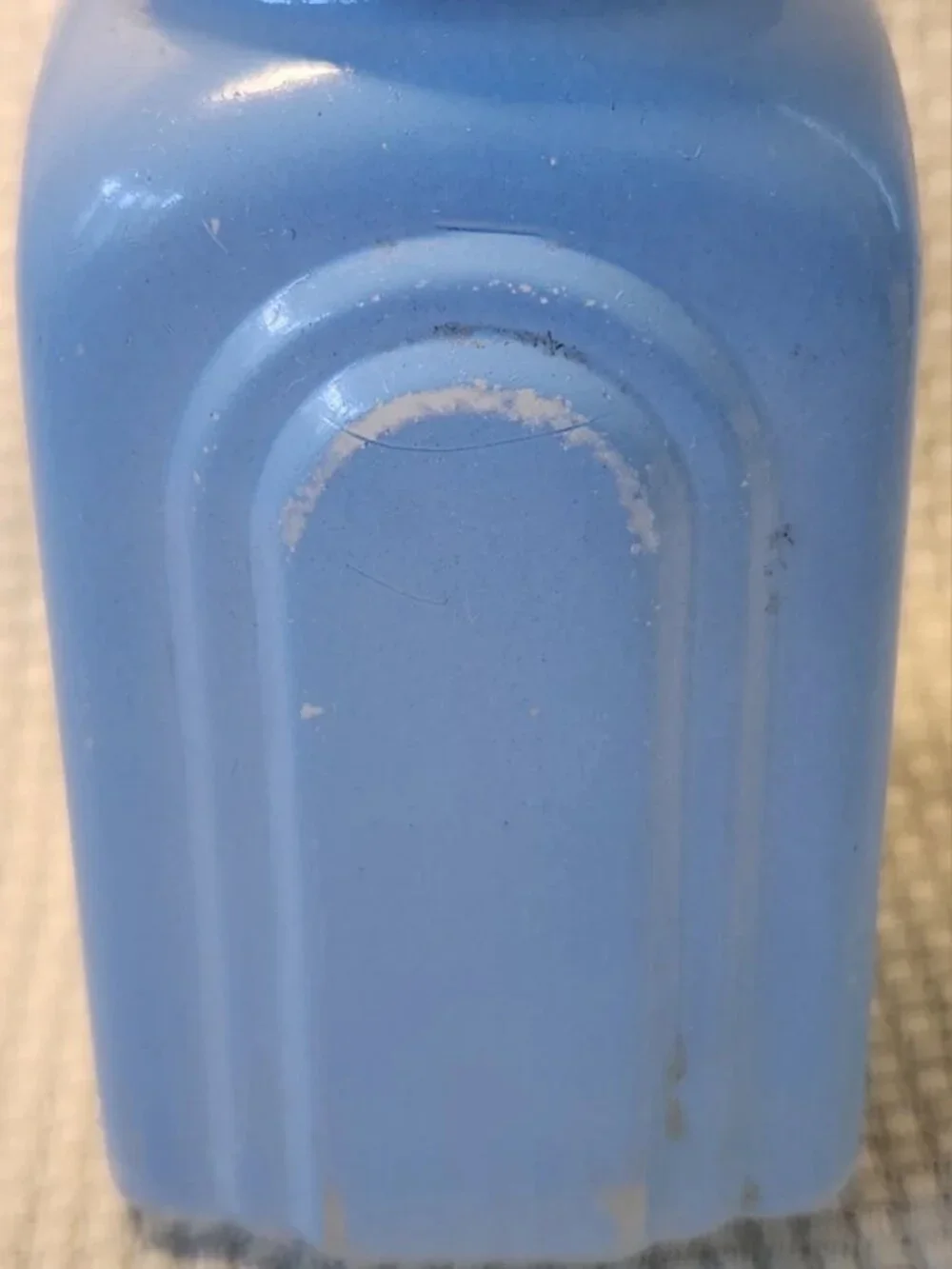 1930s McKee Roman Arch Salt Pepper Shakers Yellow/Blue Bakelite ZAY Lids J-37 - Picture 5 of 16